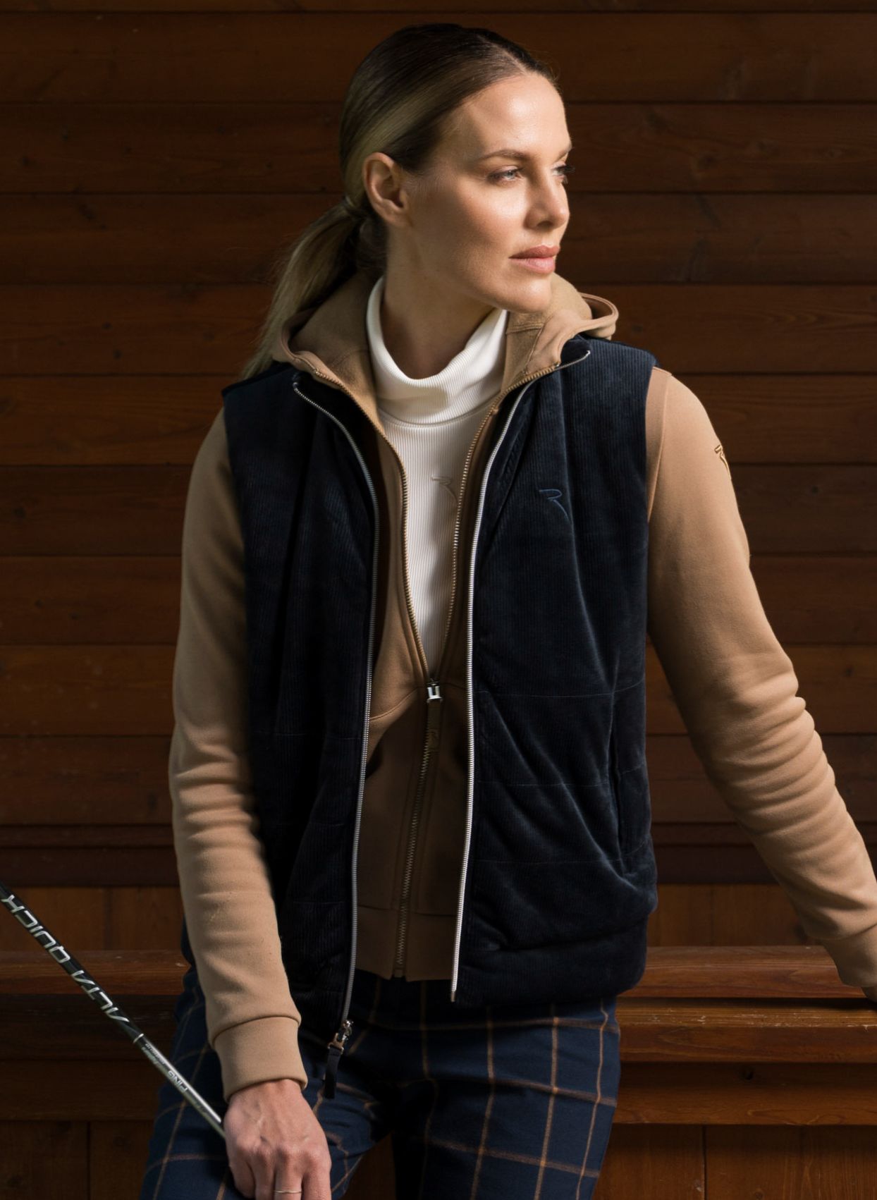 VESTE